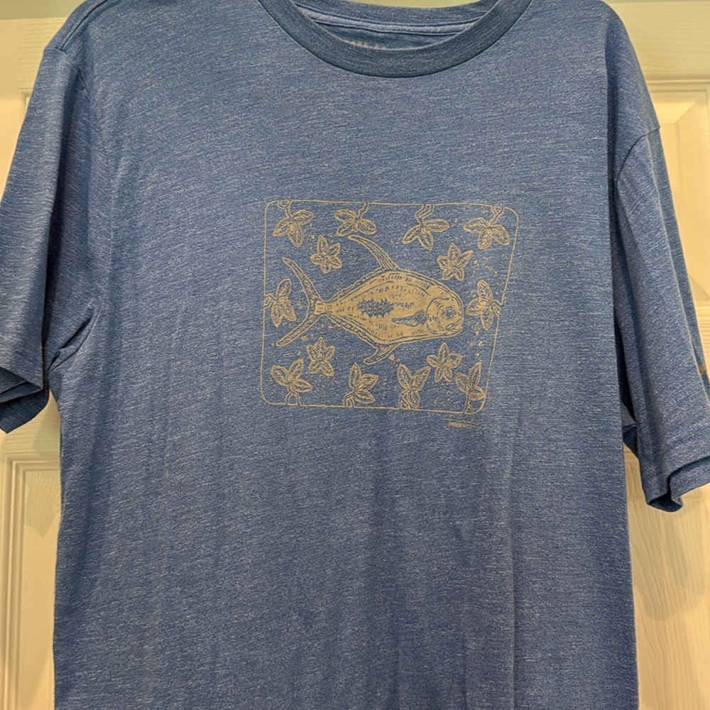 EUC Yeti T-Shirt size Large